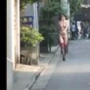 ホテル街を全裸で登場！