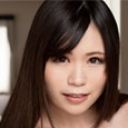 美乳をチラつかせて宅配業者を誘惑する女