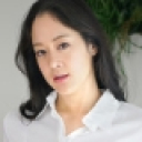 生まれたての子鹿の如く崩れ落ちる女