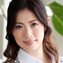 極射 新城由衣 