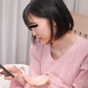友達に逐一SNSアプリで報告しながらフェラ