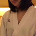 息子の友人の人妻にテンガを渡したところ、巨乳の人妻は濃厚に他人棒を癒してくれました。揺れる巨乳とぎこちないがエロいテンガ