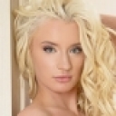 ホットペナルティーゲーム ゲームに負けたら即はだか Angelika