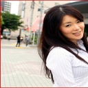 色白でキレイな淫乱人妻さんとのプレイ…