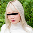 昔AVに出ていたあの頃を思い出して撮影にやって来た金髪熟女