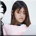 朗読中に愛撫され我慢するオンナ