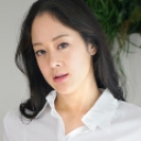 生まれたての子鹿の如く崩れ落ちる女