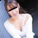お隣に住む人妻の胸元はいつも隙だらけ