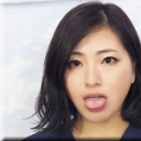 無表情で淡々と指示に応えるオンナ