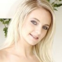 ぶっかけ 言いなり金髪美女に精子もオシッコもかけまくる！！ DARIA