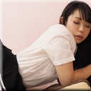 四つん這い悪戯