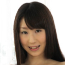 無修正のティーン、新城はるなは、この男のチンポと睾丸、そして肛門を、彼女の大きな乳房と柔らかい手、そして濡れた口で舐め、彼が彼女の待ち受ける口の中に射精するまで舐め続けます。