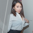 淫乱人妻が自ら近寄ってくる
