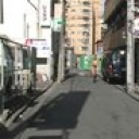 全裸で登場、柏木美奈