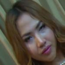 無修正、ハイヒール、水玉ランジェリー＆剃毛チンポ黒髪のタイ人トランスガール、ポップがチンポをシゴきまくる。精液まみれになるまで。